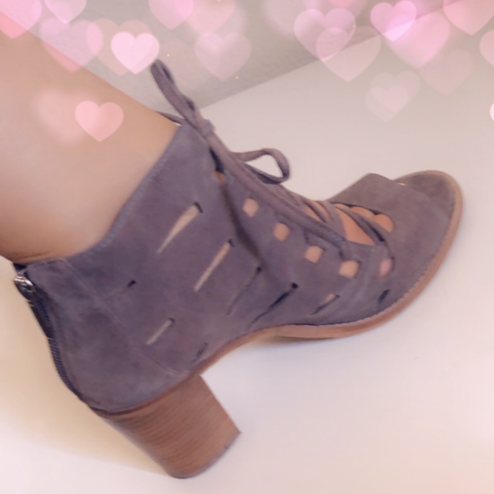 Vince Camuto Ankle Boots - 8
